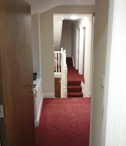 Апартаменты Esker House